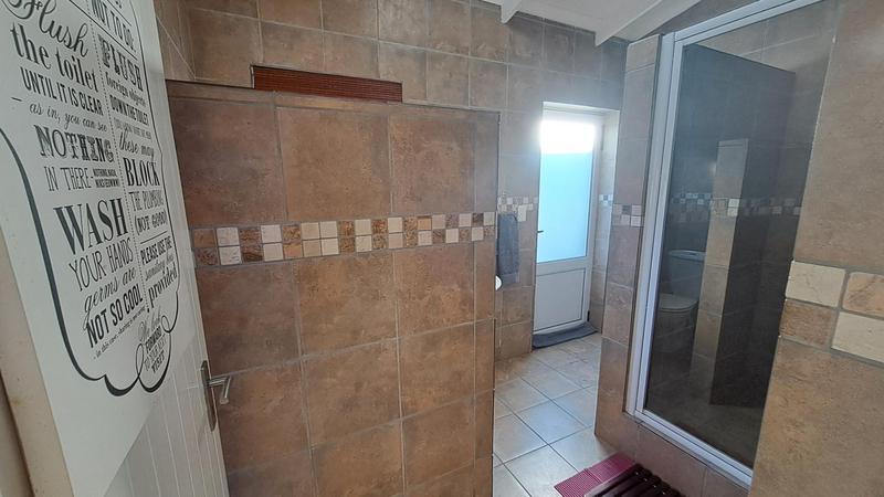 6 Bedroom Property for Sale in Stilbaai Wes Western Cape